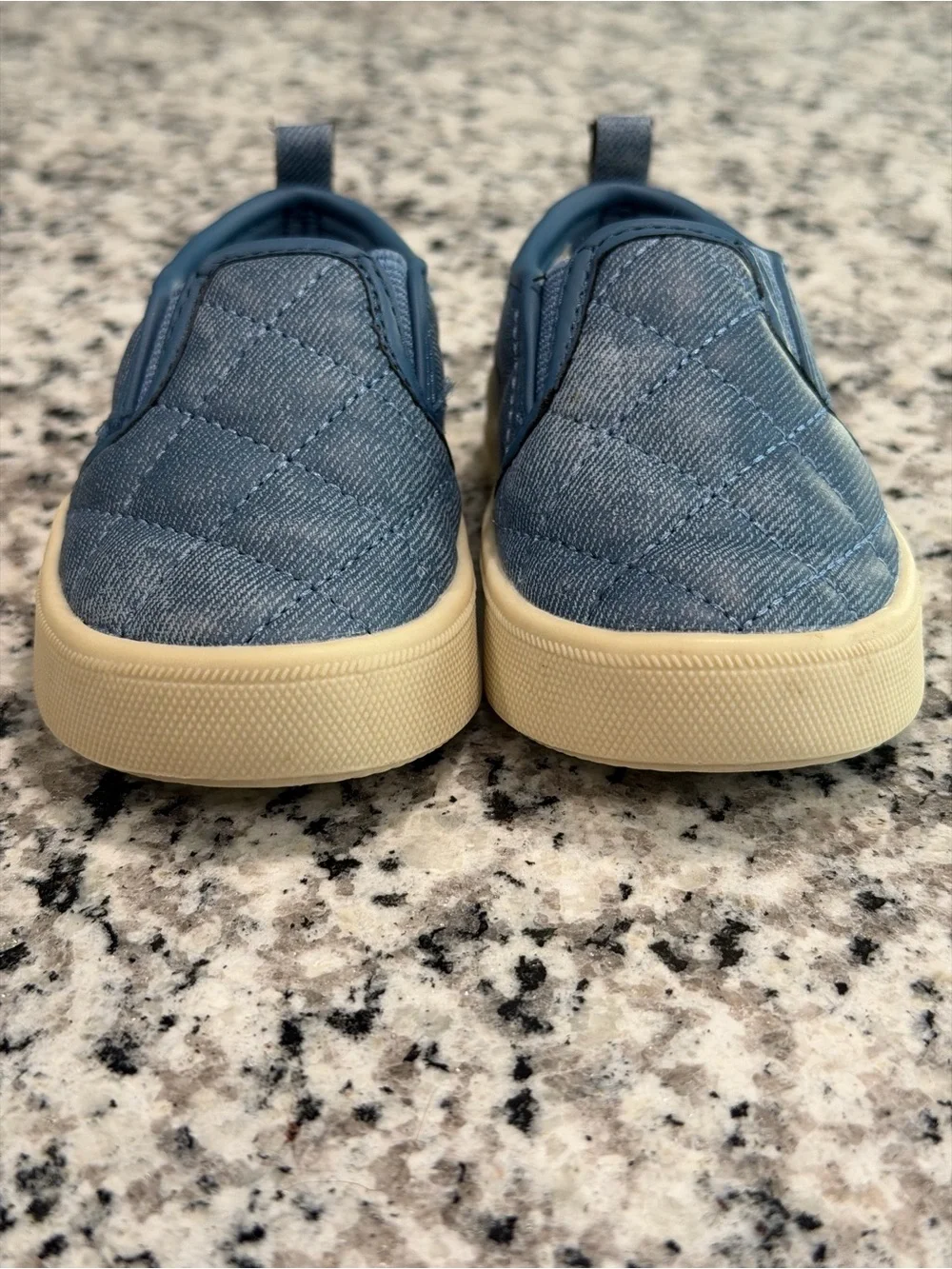 OshKosh B’Gosh Kids Unisex Light Blue Quilted Slip-On Sneakers, Size 4m